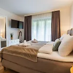 Rosie Design Chalet By Alpstay Apartmán