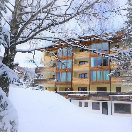 Rosie | Design | Chalet *